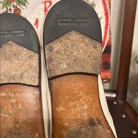 Vintage Salvatore Ferragamo 4A Narrow Beige Women's Loafers - Picture 10 of 12